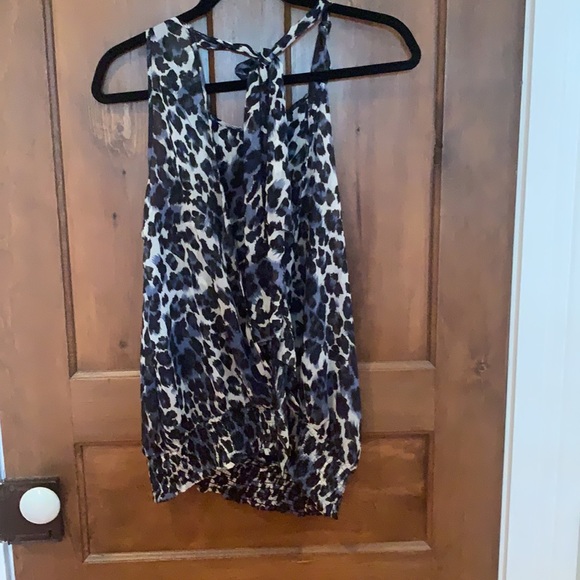 Sexy black blue cream top with fun detail on front - Picture 2 of 3